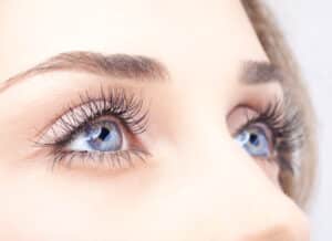 Closeup,Shot,Of,Woman,Eye,With,Day,Makeup